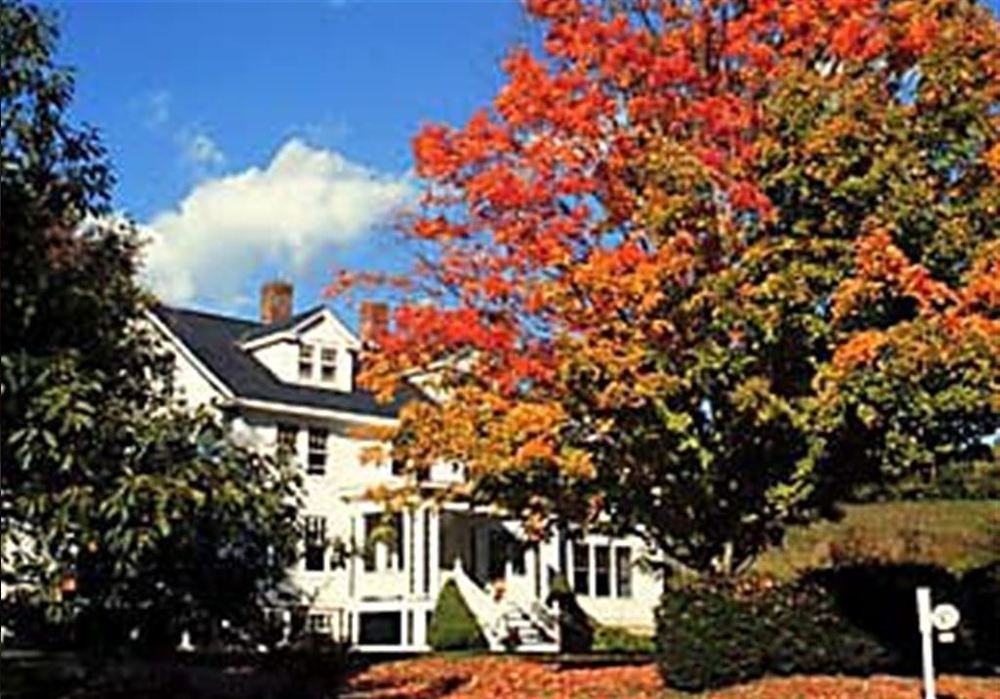 The Trumbull House Bed And Breakfast Hanover Exterior photo